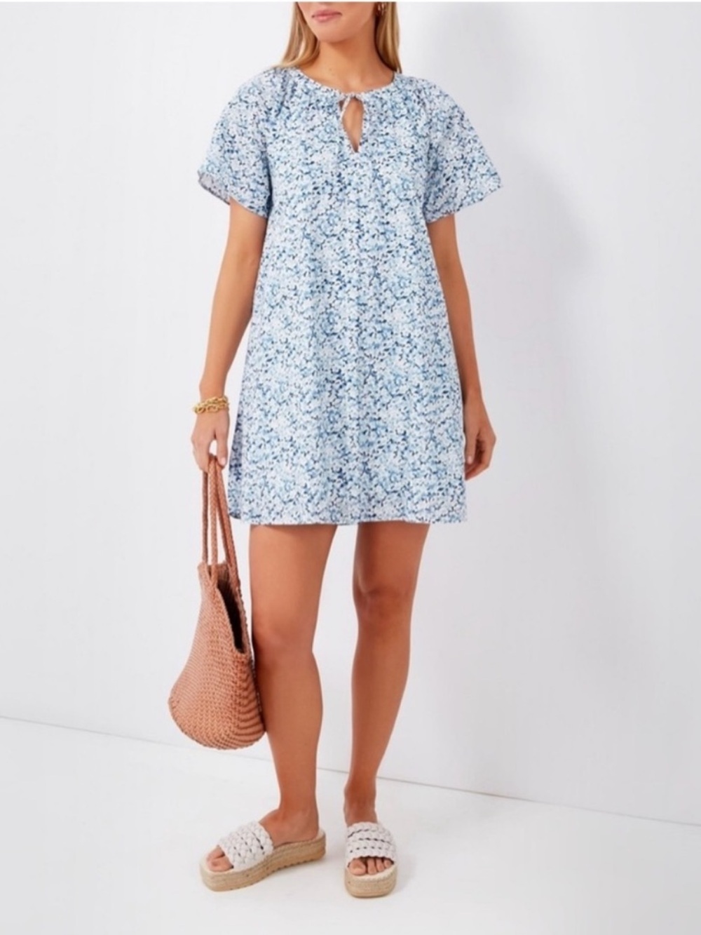 Tuckernuck Hyacinth House Davis Dress Blue
Floral V- Neck NWT